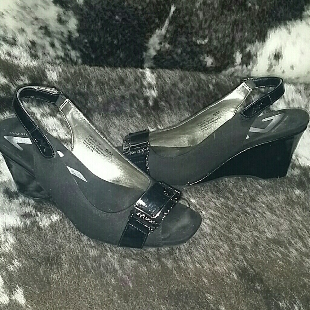 ANNE KLEIN SPORT HEELS